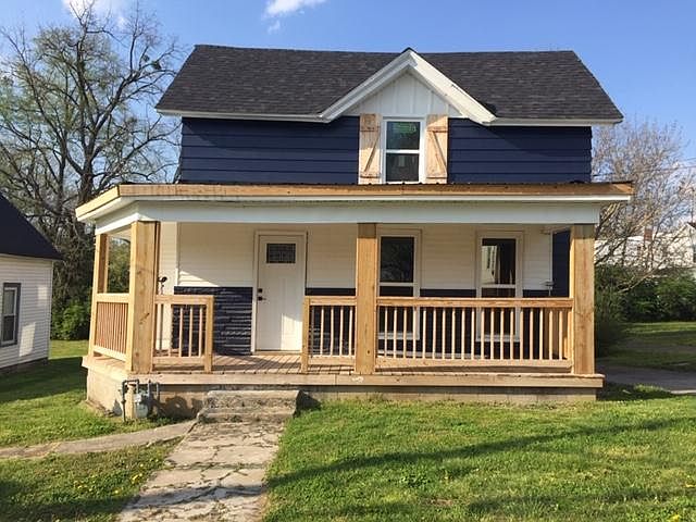 2nd image of 211 E Martin Luther King Blvd