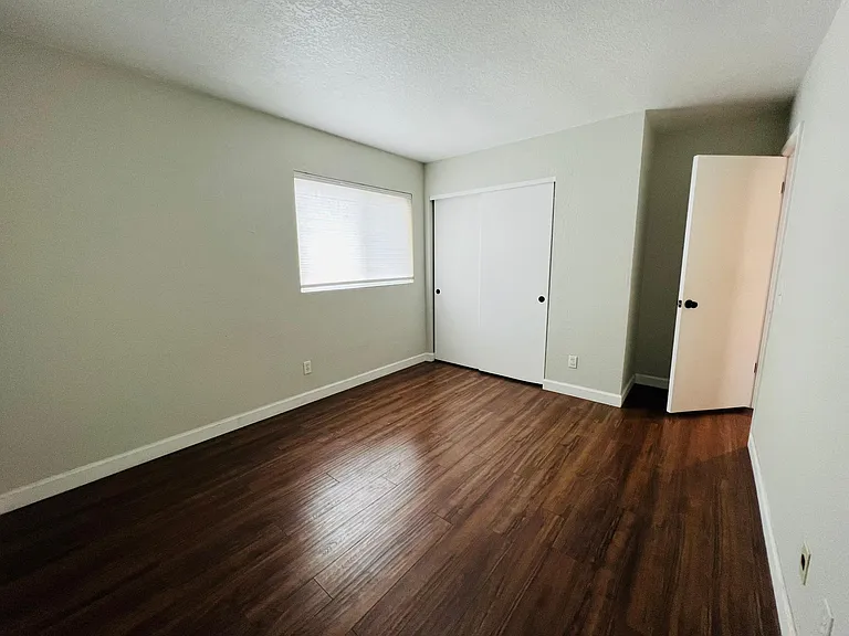 2425 La Brea Ct #2425 — Photo 22