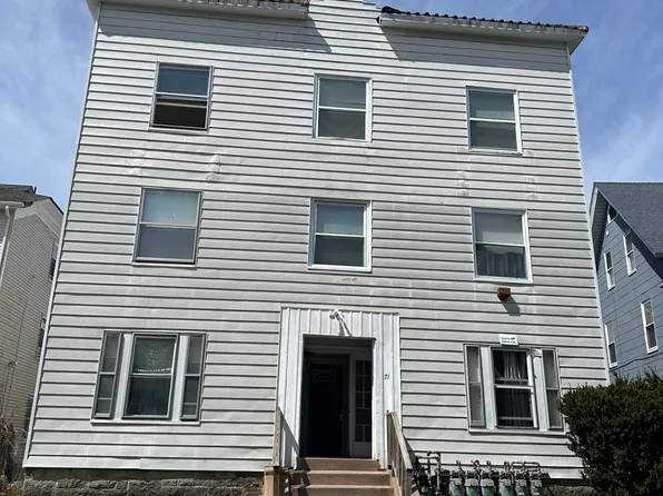 71 Russell St APT 1, Worcester, MA 01609