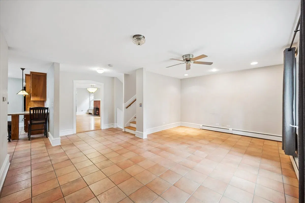 5 bed, 2.5 bath, 2628 sqft, $6,800 — Photo 3