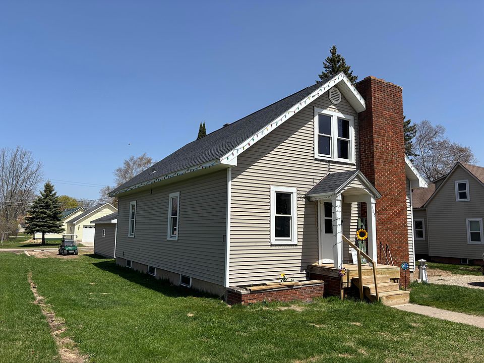 1st image of 208 W Avenue C