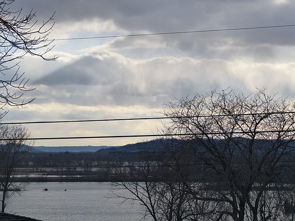 3rd image of 135 Vista Dr