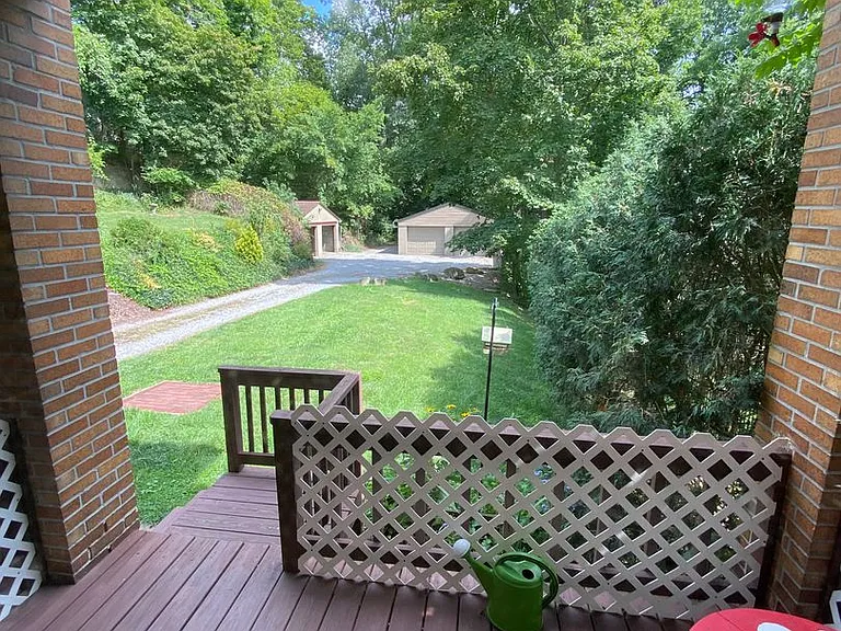 230 Ridge Ave — Photo 16