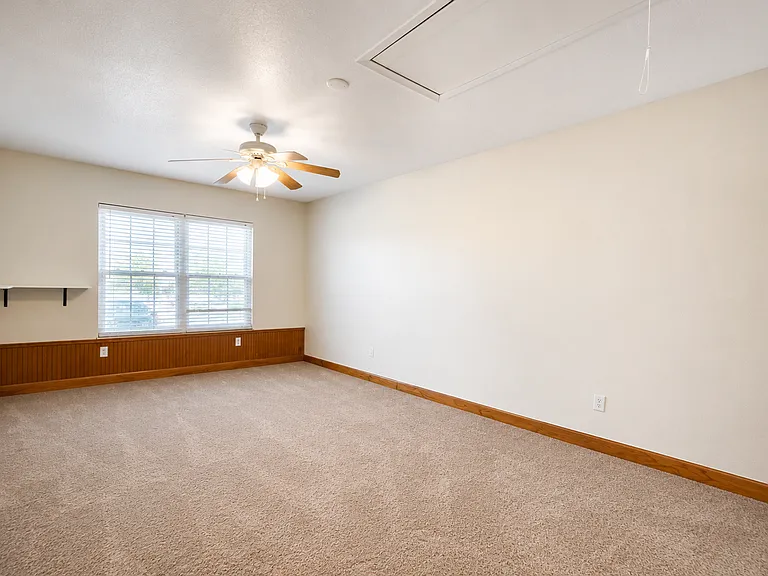 8006 Wilnoty Dr — Photo 12