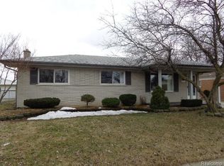 22367 Independence St, Woodhaven, MI 48183