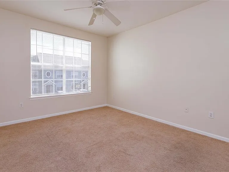 12849 Madison Pointe Cir #201 — Photo 10