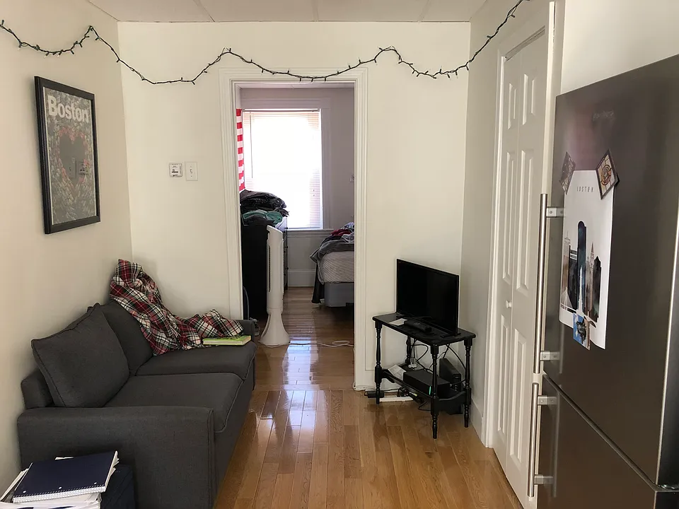 10 Wiget St #8