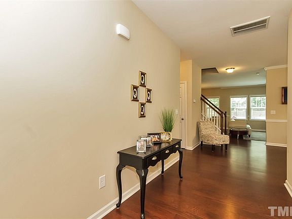4th image of 114 Pink Dogwood Ln