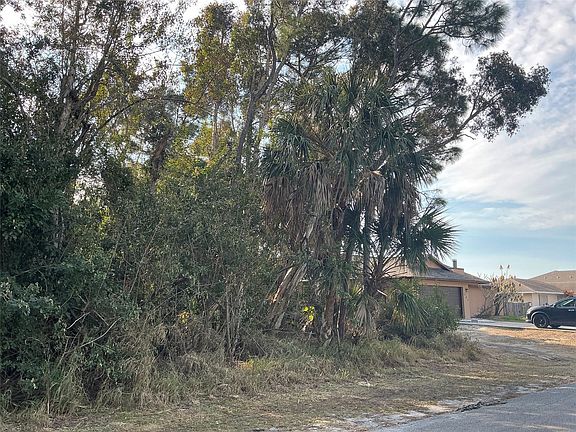 4th image of 557 Drawdy Way