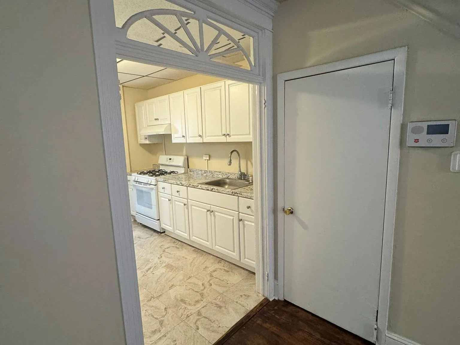 2 bed, 956 sqft, $1,350 — Photo 2