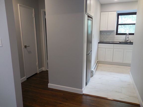 5th image of 125 Park Ave APT C3