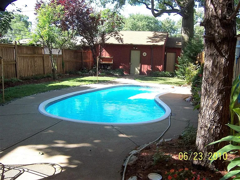Pool,patio and garage