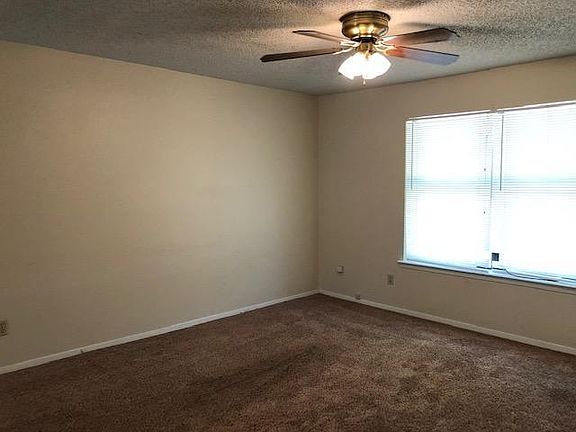 3rd image of 1100 SE 14th St