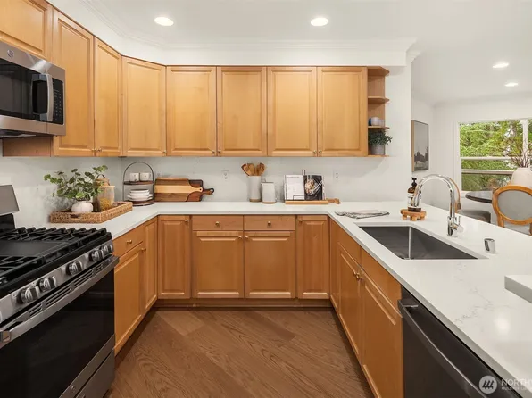 836 2nd Avenue #303, Kirkland, WA 98033