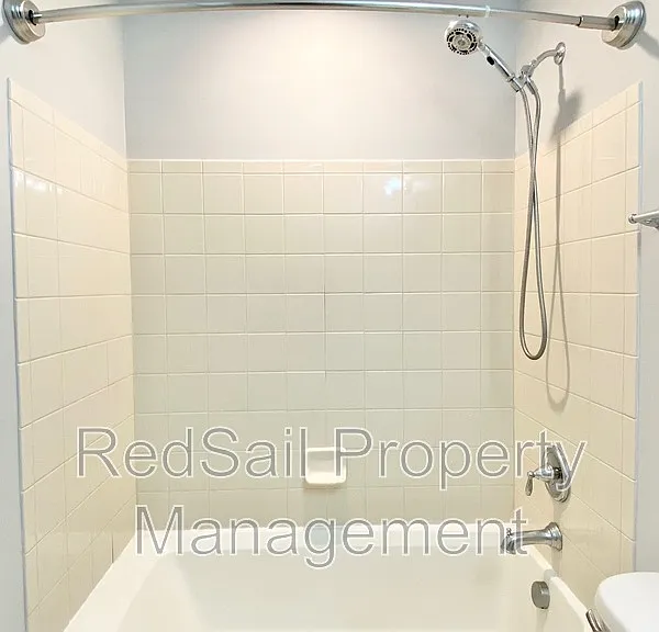 642 Kelso Dr — Photo 19