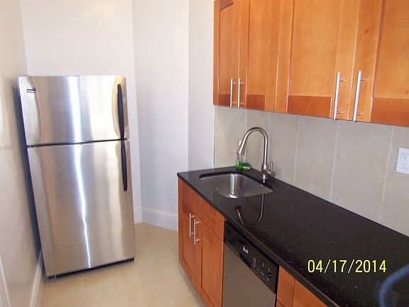 2nd image of 3176 35th St APT 1R