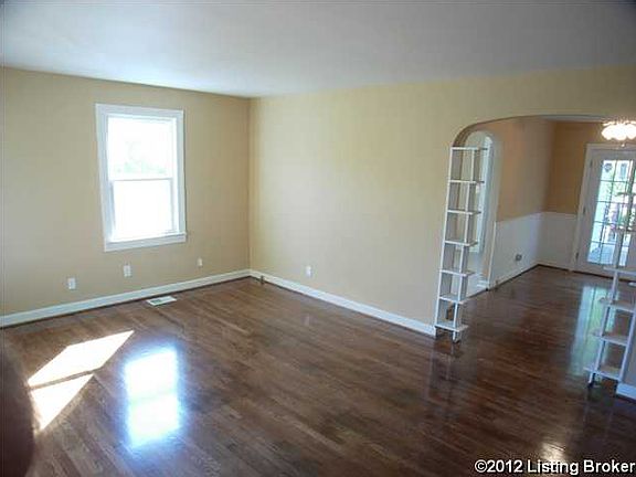 3rd image of 5210 Mansfield Ln