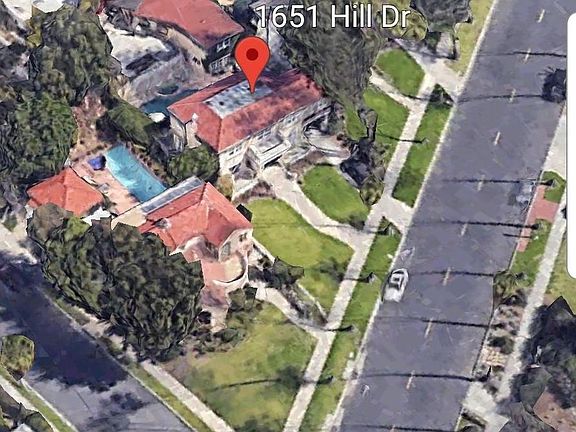 3rd image of 1651 Hill Dr