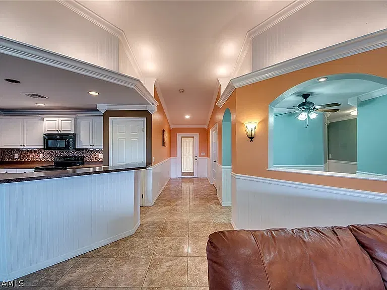 3 bed, 1969 sqft, $1,800 — Photo 1