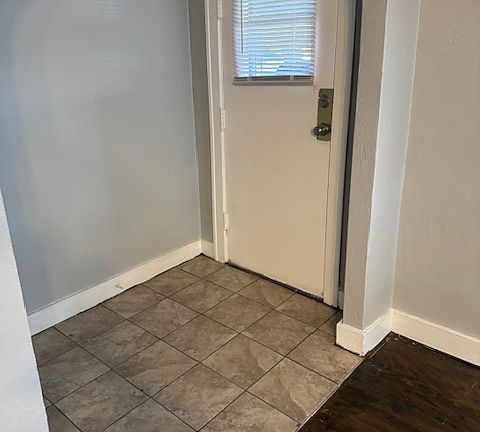 2nd image of 1093 La Salle Ave