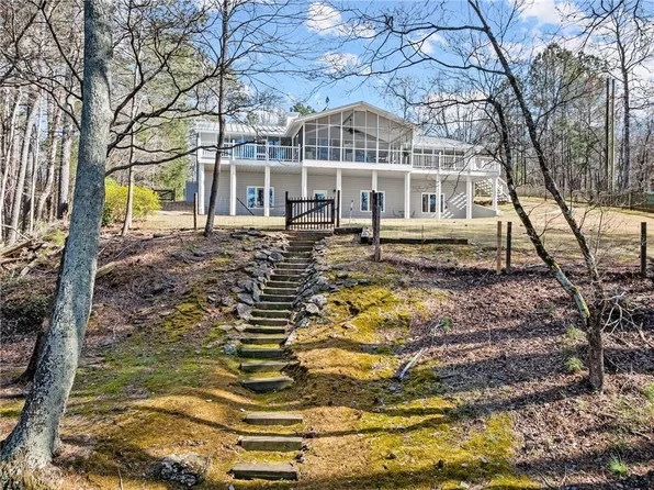 5172 Cozy Cove Dr, Flowery Branch, GA 30542