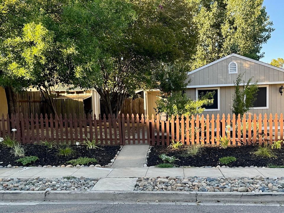 1st image of 208 Circuit Dr
