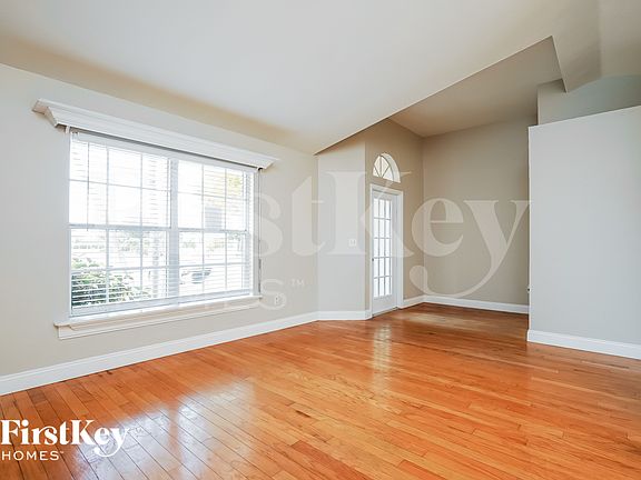 3rd image of 1733 SW 47th Ter