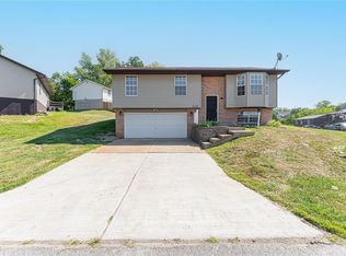 1113 Oregon Trails Dr, Imperial, MO 63052
