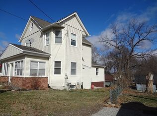 8 New St, Butler, NJ 07405