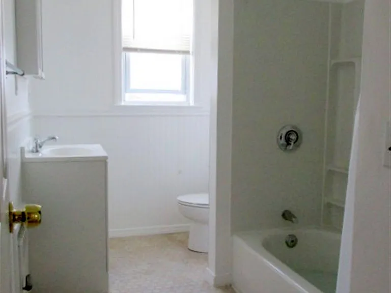 17 Montgomery St #2 — Photo 6