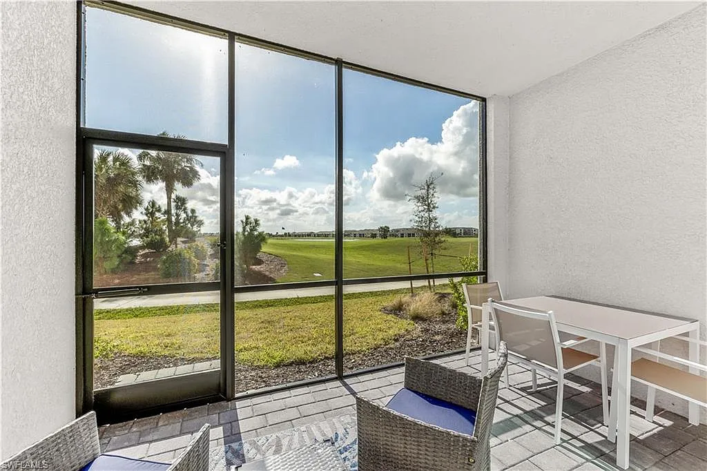 2 bed, 2.0 bath, 1120 sqft, $4,500 — Photo 1