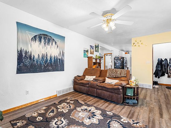 5th image of 704 Canby St