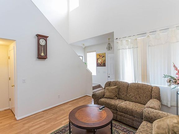 5th image of 2320 Pinyon Jay Dr