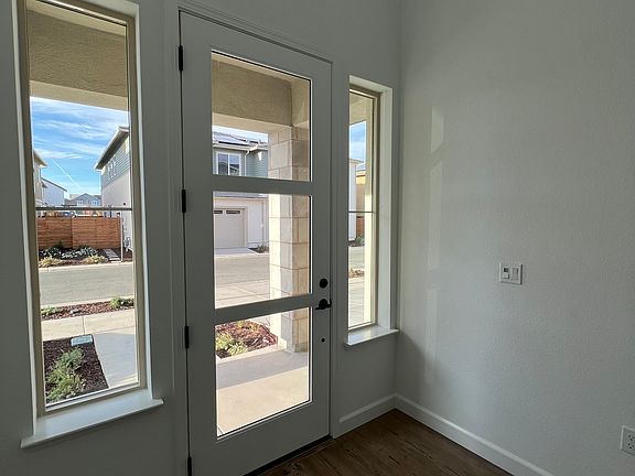 3rd image of 2402 Shore Vista Dr