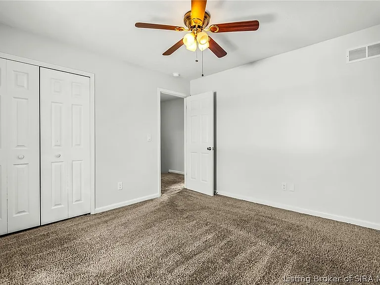 2201 Glenn Abbey — Photo 33