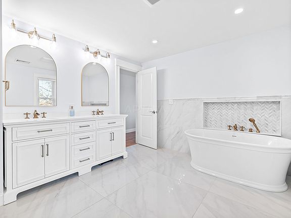 5th image of 35 Falmouth Rd #5