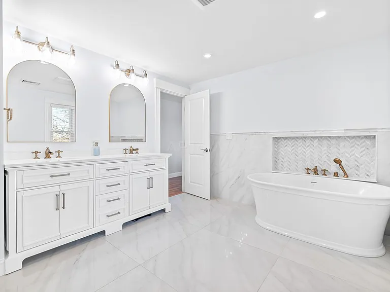 25 Falmouth Rd — Photo 12