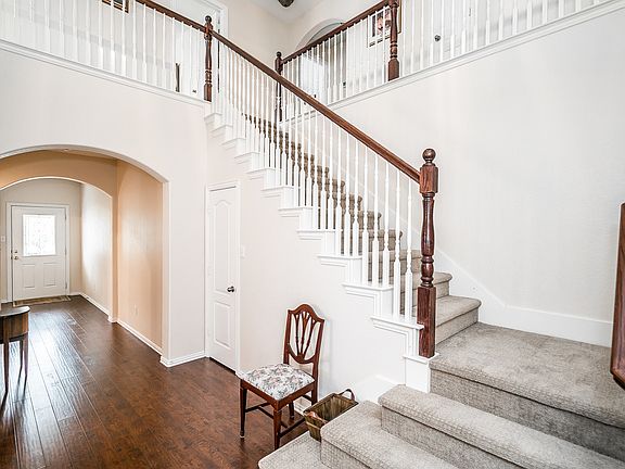5th image of 10033 Cherry Hill Ln