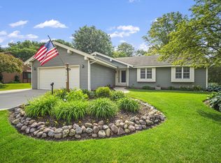 4610 S Hearth Ridge Dr, New Berlin, WI 53151