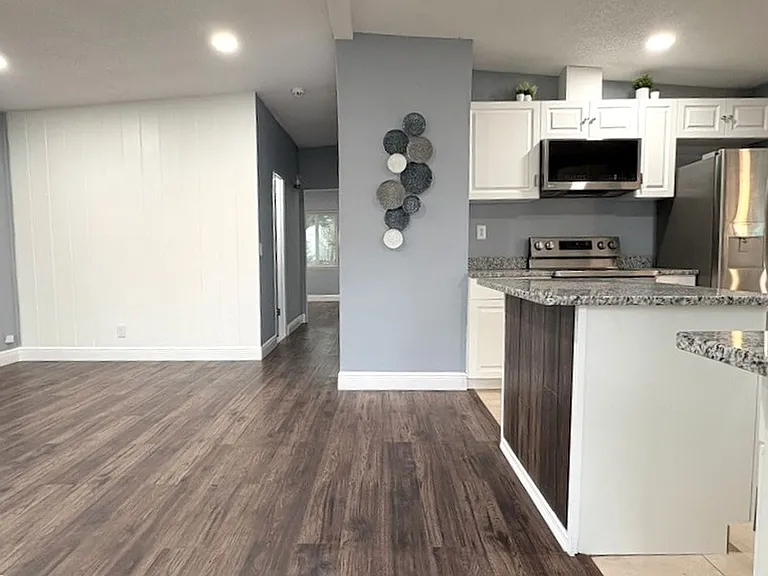 2455 Princeton Rd — Photo 3