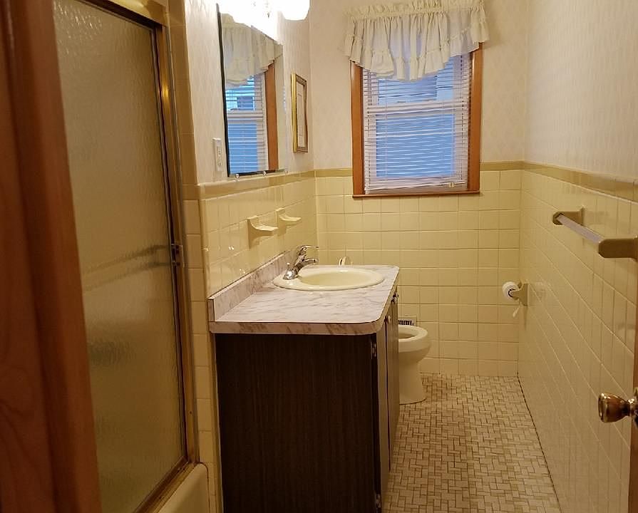 1st image of 130 Hamden Ave
