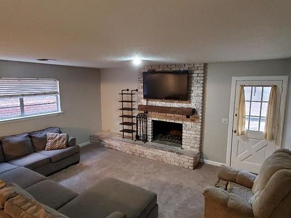 2nd image of 2804 N Redmond Ave