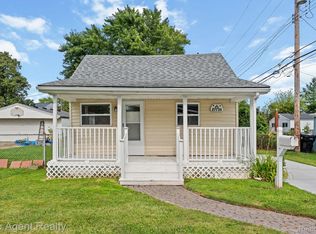 27734 Lasslett St, Roseville, MI 48066