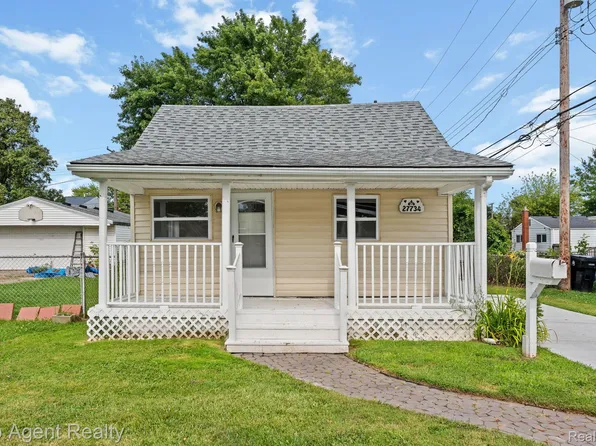27734 Lasslett St, Roseville, MI 48066
