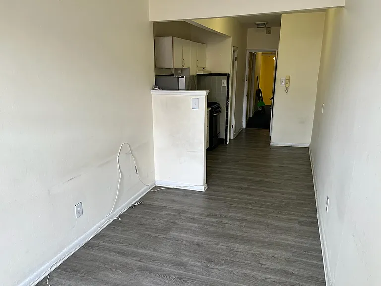 912 Pine St #3F — Photo 2