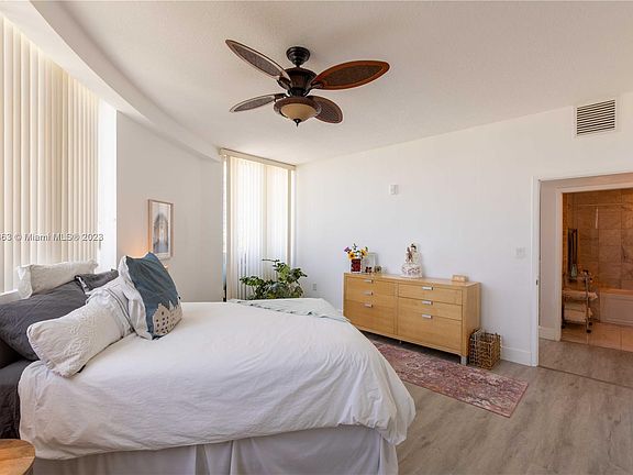 4th image of 6580 Indian Creek Dr