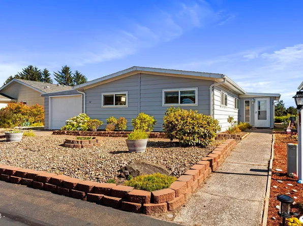 142 NE 33rd St, Newport, OR 97365