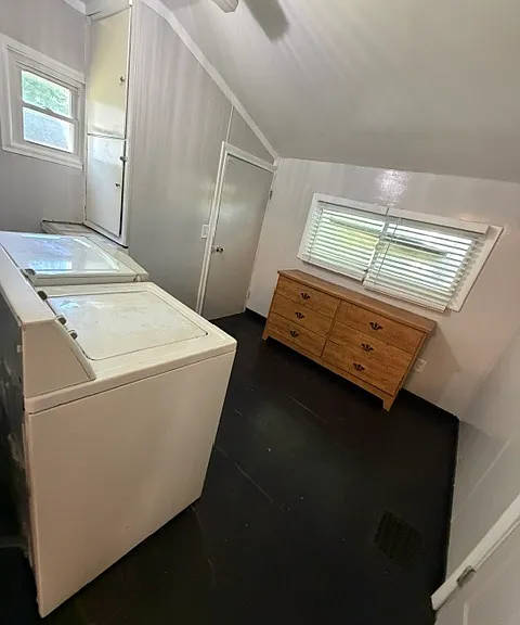 617 Fremont Ave NW — Photo 11