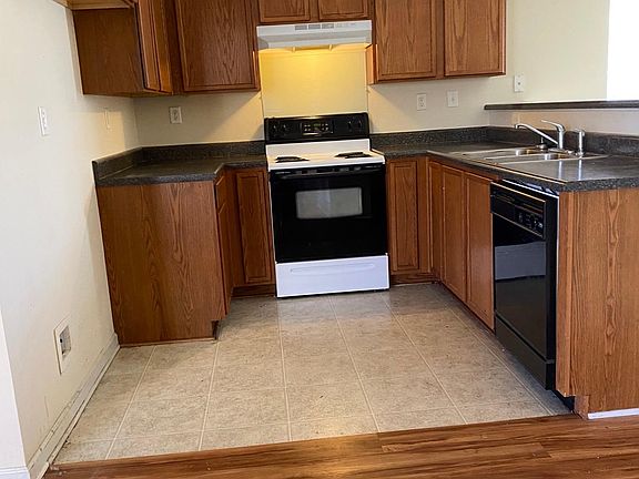 4th image of 10071 Mill Hill Ave