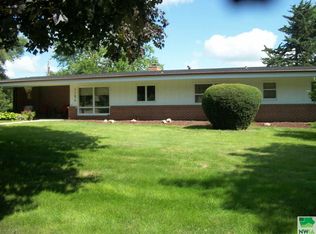 1126 W Bluff St, Cherokee, IA 51012